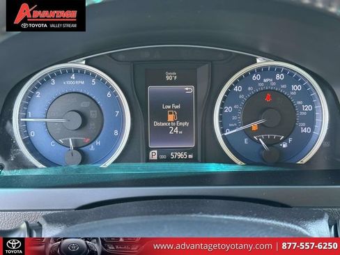 Used 2016 Toyota Camry XLE FWD image 28