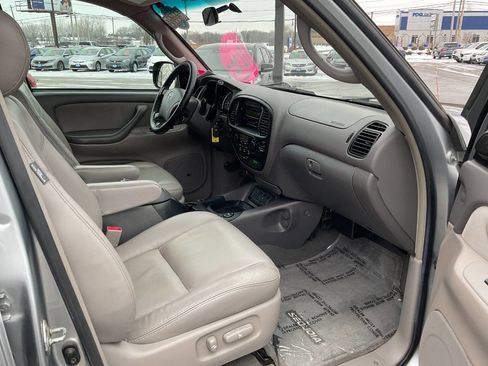 Used 2007 Toyota Sequoia SR5 image 28
