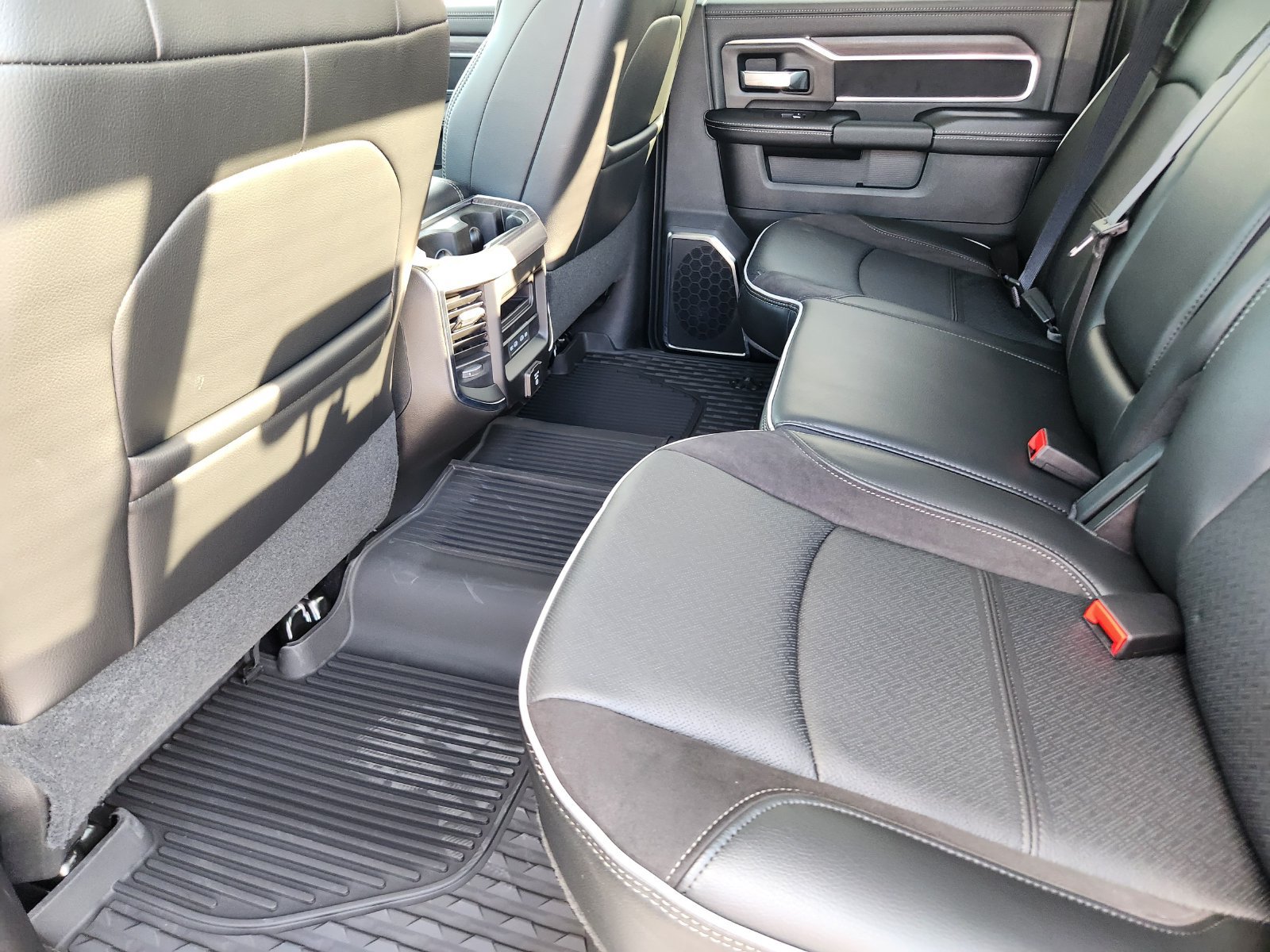 New 2027 RAM 2500 Laramie w/ Night Edition AWD/4WD image 24