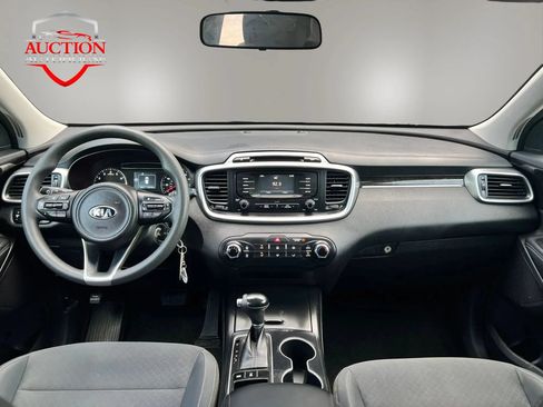 Used 2017 Kia Sorento AWD image 23