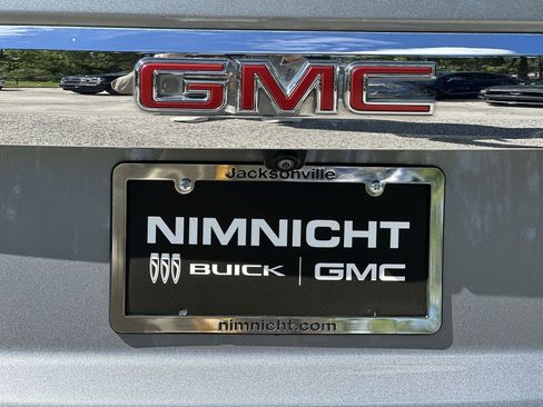 Certified 2023 GMC Yukon SLT w/ SLT Premium Package AWD/4WD image 32