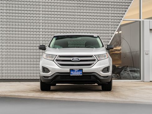 Used 2018 Ford Edge SE image 31