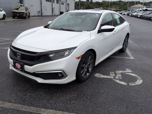 Used 2020 Honda Civic EX image 2