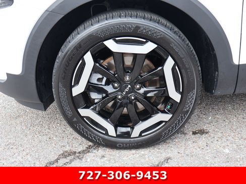 Used 2025 Kia Telluride S FWD image 13