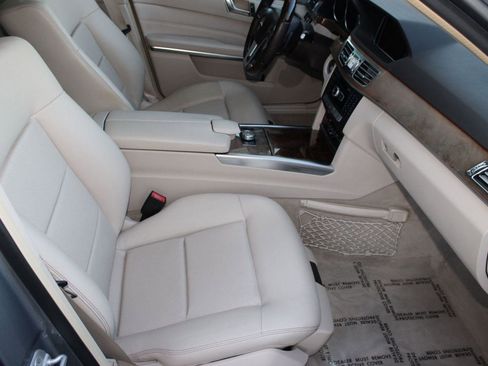 Used 2014 Mercedes-Benz E 350 Sedan image 32
