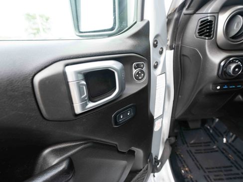 Used 2023 Jeep Wrangler Unlimited AWD/4WD image 7