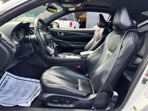 Used 2017 INFINITI Q60 Red Sport 400 image 10
