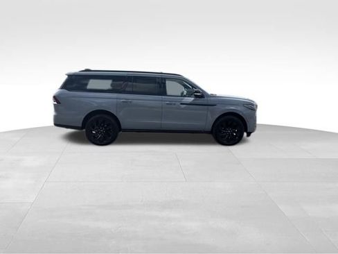 Certified 2025 Lincoln Navigator L Reserve w/ Jet Appearance Package image 5