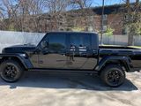 Used 2021 Jeep Gladiator Willys image 2