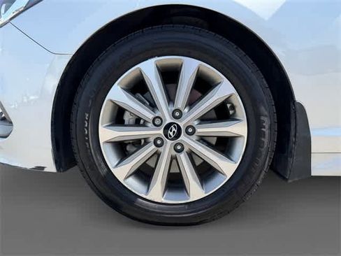 Used 2016 Hyundai Sonata Limited image 15