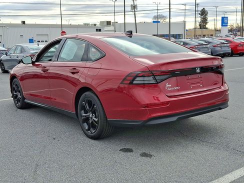 Certified 2025 Honda Accord SE image 4