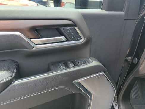 Used 2025 GMC Sierra 2500 Denali AWD/4WD image 18