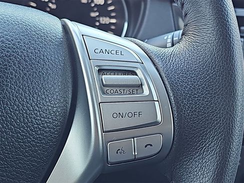 Used 2016 Nissan Rogue SL w/ SL Premium Package image 18