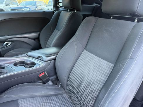 Used 2016 Dodge Challenger SXT w/ Blacktop Package image 13