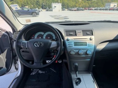 Used 2011 Toyota Camry SE FWD image 12