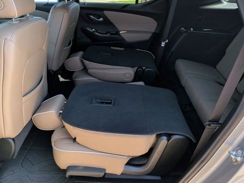 Used 2023 Chevrolet Traverse Premier w/ LPO, Floor Liner Package FWD image 34