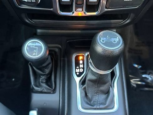 Used 2019 Jeep Wrangler Unlimited Sport S AWD/4WD image 37