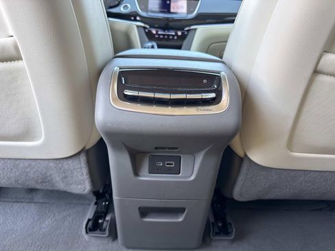 Used 2020 Cadillac XT6 Premium Luxury image 16