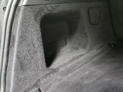 Used 2025 Land Rover Range Rover Sport SE image 48