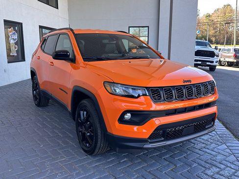 New 2026 Jeep Compass Latitude image 3