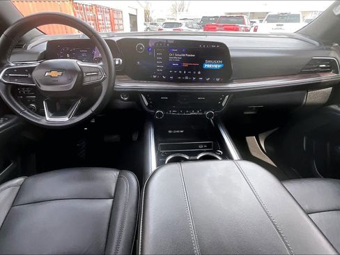 Certified 2025 Chevrolet Suburban LT image 15