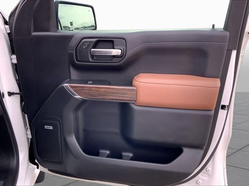 Used 2019 Chevrolet Silverado 1500 High Country w/ Technology Package RWD image 20