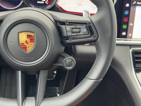 Used 2022 Porsche Panamera 4S w/ Premium Package image 23