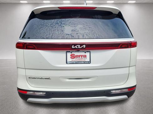 Used 2022 Kia Carnival LX FWD image 4