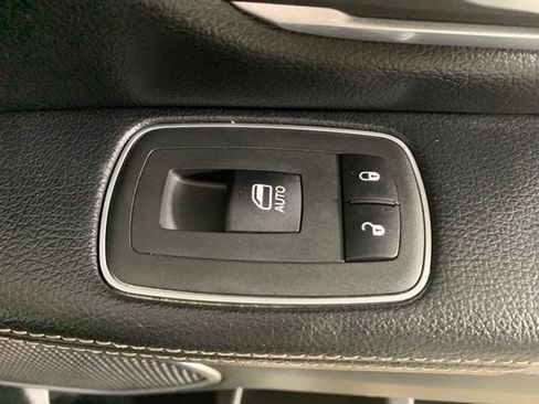 Used 2020 RAM 1500 Laramie AWD/4WD image 31