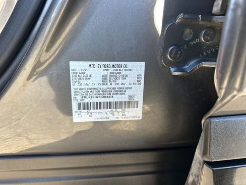 Used 2025 Ford Explorer ST-Line w/ ST-Line Street Pack image 38