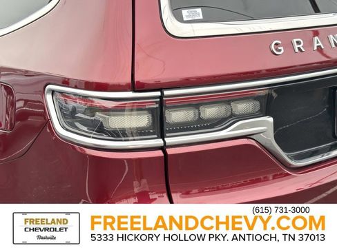 Used 2022 Jeep Grand Wagoneer Series II image 12
