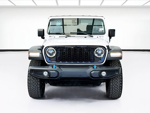 Used 2024 Jeep Wrangler Unlimited AWD/4WD image 2