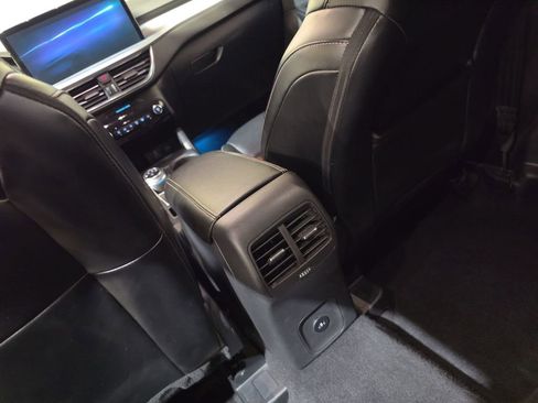 Used 2024 Ford Escape Platinum AWD/4WD image 22