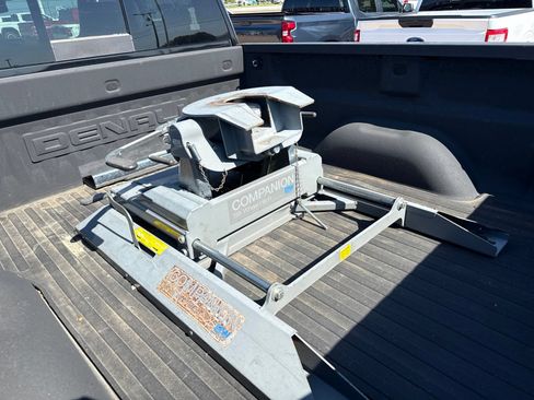 Used 2015 GMC Sierra 2500 Denali w/ Driver Alert Package AWD/4WD image 9