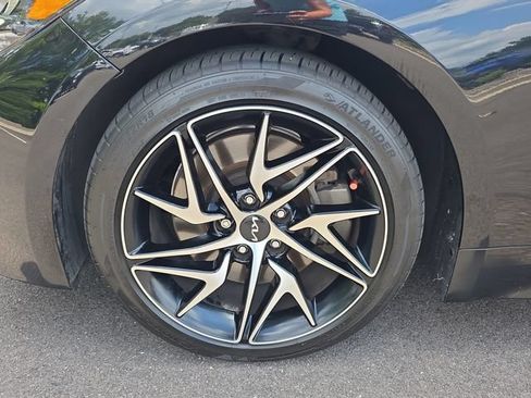 Used 2022 Kia Stinger GT-Line w/ Sun & Sound Package RWD image 9