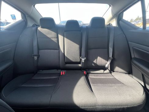 Used 2025 Nissan Altima 2.5 SV FWD image 39