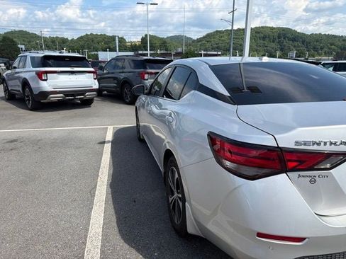 Used 2022 Nissan Sentra SV w/ All-Weather Package FWD image 6