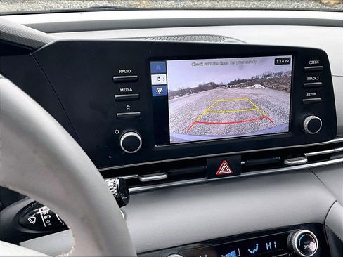 Used 2025 Hyundai Elantra Sport image 14