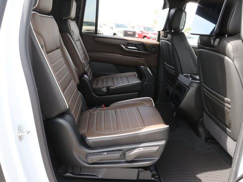 New 2026 GMC Yukon XL Denali Ultimate AWD/4WD image 30