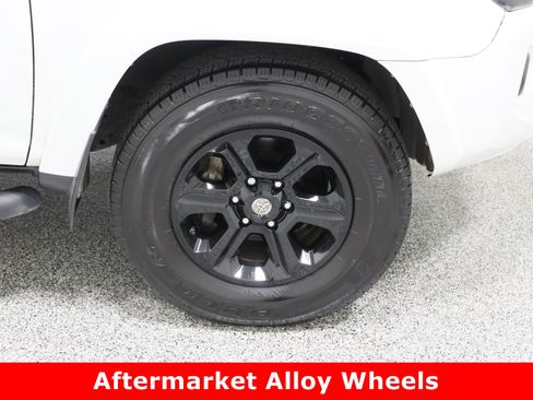 Used 2020 Toyota 4Runner SR5 Premium image 5