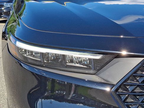 Used 2023 Honda Accord Sport image 9