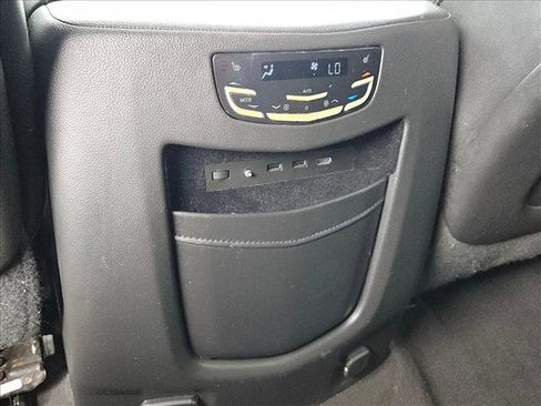 Used 2019 Cadillac Escalade Luxury image 17