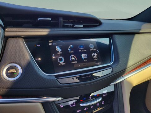 Used 2018 Cadillac XT5 Luxury w/ Driver Awareness Package image 32