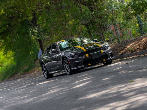 Used 2020 Dodge Charger R/T w/ Plus Group RWD image 46
