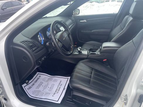 Used 2014 Chrysler 300 S w/ Luxury Group image 10
