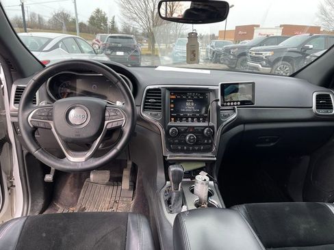 Used 2017 Jeep Grand Cherokee Altitude image 8