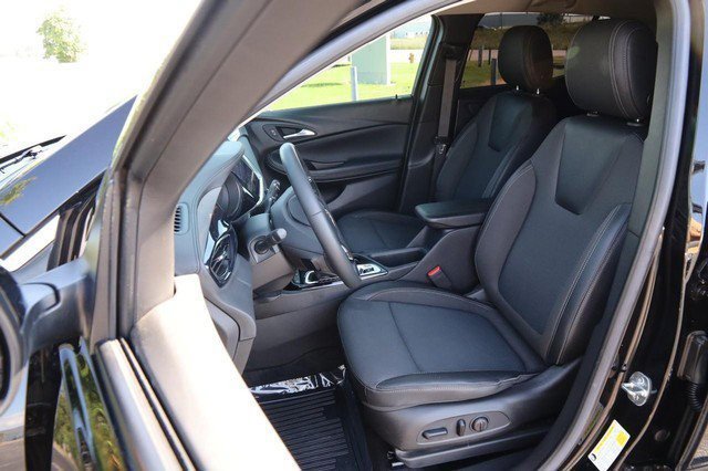 Used 2022 Buick Encore GX Select w/ Sport Touring Package FWD image 9