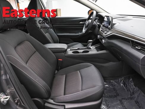 Used 2025 Nissan Altima 2.5 SV image 24