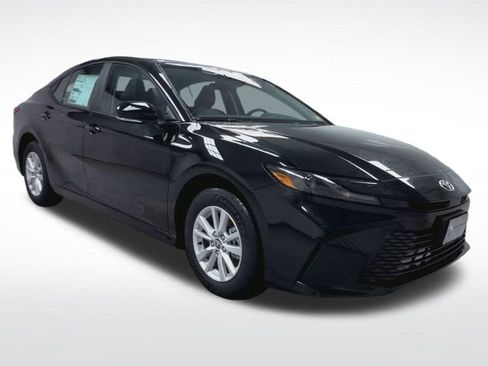 New 2026 Toyota Camry LE image 2