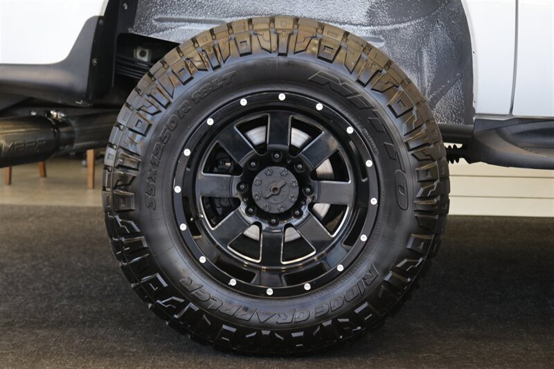 Used 2005 Ford Excursion XLT AWD/4WD image 28